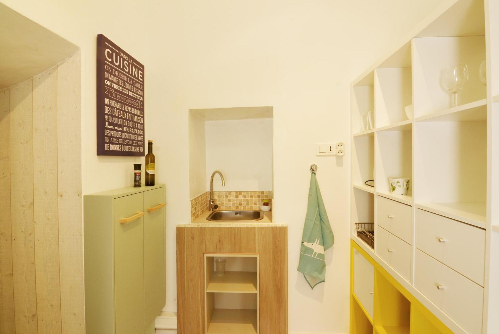 Clementine - Joli Studio Prive Avec Clim Calme A 70 M Du Centre Village De Lauris Luaran gambar