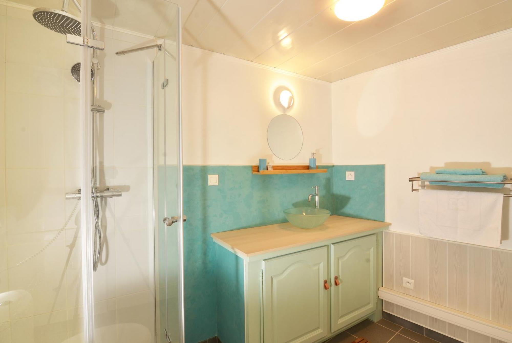 Clementine - Joli Studio Prive Avec Clim Calme A 70 M Du Centre Village De Lauris Luaran gambar